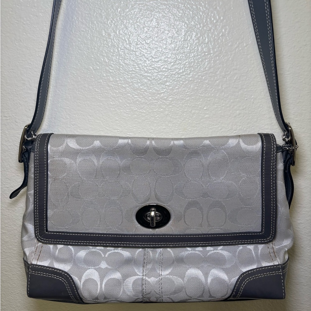 Elegant coach Gray Shoulder crossbody Bag - Picture 3 of 10